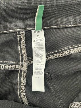 HALARA Black Petite Medium Leggings with White Contrast Stitching